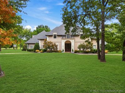 6960 Fox Briar Dr