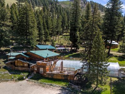 283 Lost Trail Hot Springs Rd