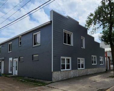 213 Main St E