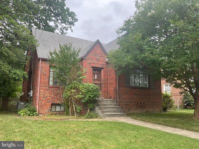 405 Van Buren St NW