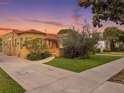 3625 Cerritos Ave