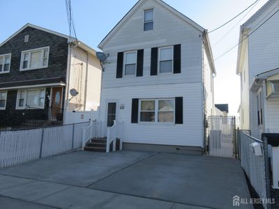 652 Cornell St