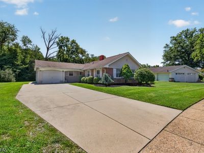 6 Meadowbrook Pl