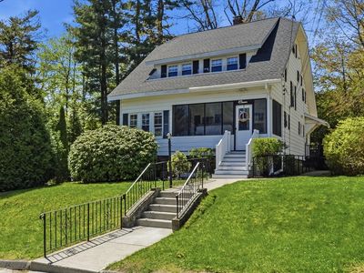 11 Wildrose Ave