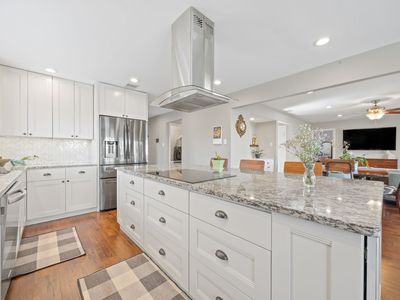2125 Bentley Dr