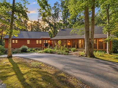 282 Jarrett Manor Est