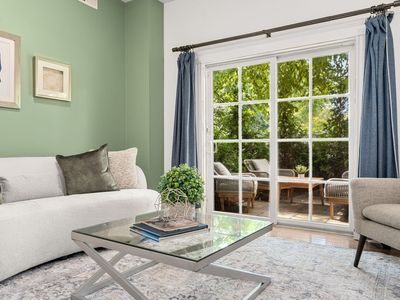 61 Bolton St APT 102