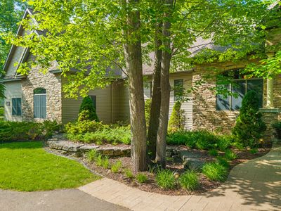 1165 Trowbridge Dr