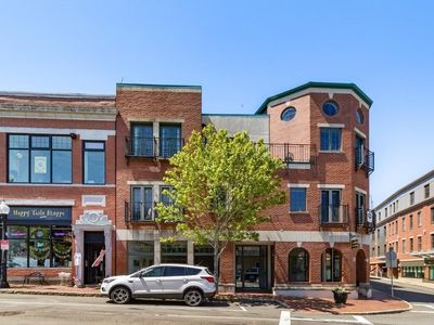196 Main St Unit 1