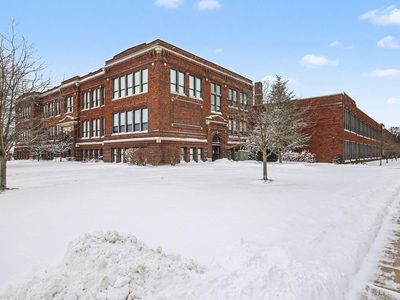 500 Erie St UNIT 213