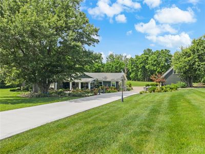 5596 Greentree Rd