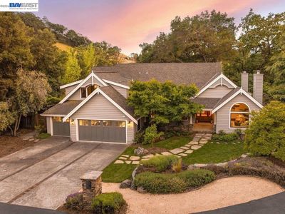715 Fair Oaks Dr