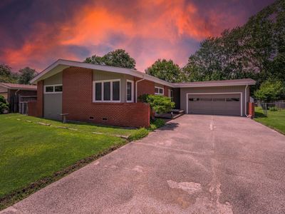 2427 N Coolidge Ave