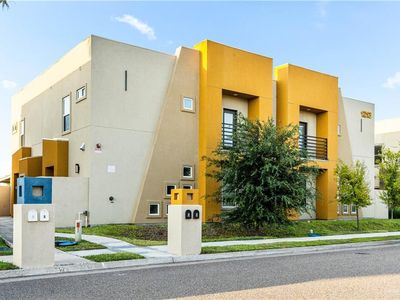 1213 E Daffodil Unit D