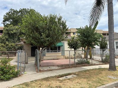 1529 N Van Ness Ave