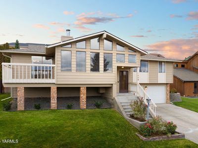 Property at 1304 Cedar Ln, Selah, WA