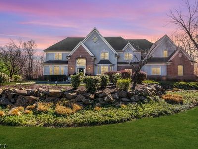 15 Loller Dr
