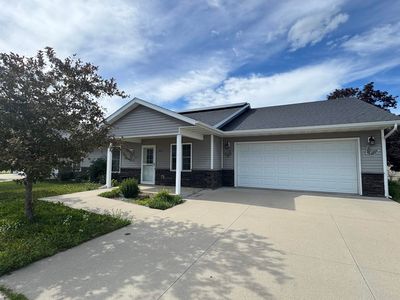 Property at 813 Parkside Ln, Charles City, IA