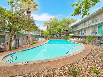 300 Crockett St APT 114