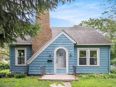 3707 Portage St