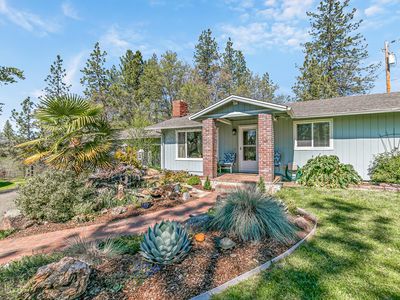 912 Mountain View Dr