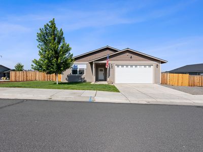976 SE Maui Ln