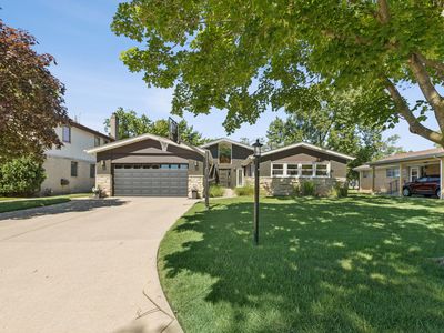 9424 Tripp Ave