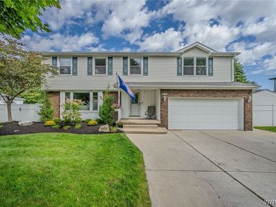 6104 Berkley Dr