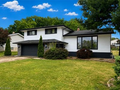 Property at 6715 Thoreau Dr, Parma, OH
