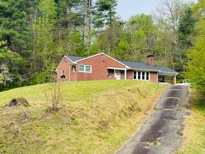 1711 Dan River Rd