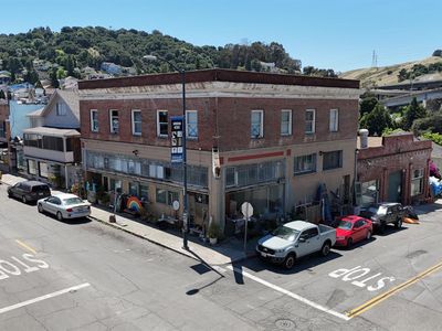 602 2nd Ave