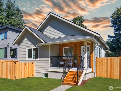 8226 Meridian Avenue N