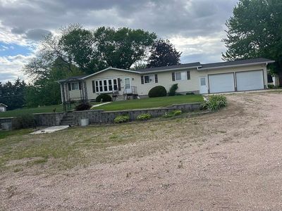 107 E Cemetery St
