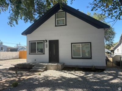 233 N 4th St
