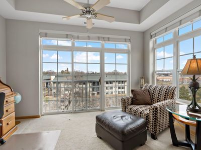 2405 39th Ave NE Unit 401
