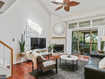 2010 Quay Village Ct APT 201