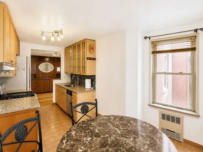 1717 E 18th St APT 4F