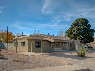 1405 Princeton Dr NE