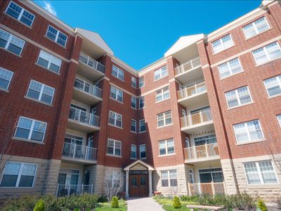 1 Itasca Pl UNIT 408