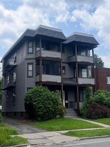 12 Main St