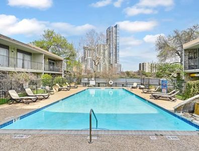 500 E Riverside Dr APT 242