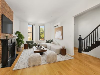 438 Lewis Ave