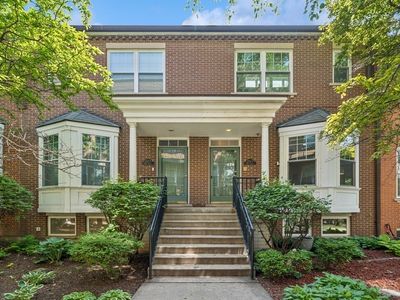 250 W Scott St APT C