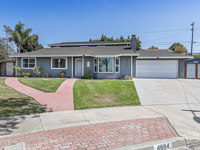4604 Laurelwood Dr