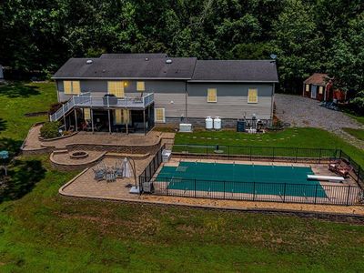 711 Lampkintown Rd