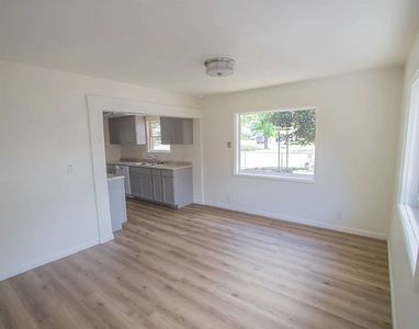 288 S Egan Ave