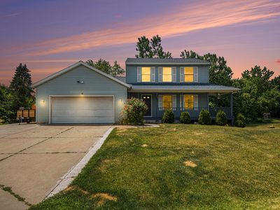 1882 Whistle Stop Dr SE