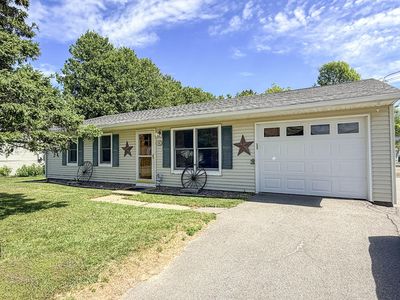 16 Genesee Ln