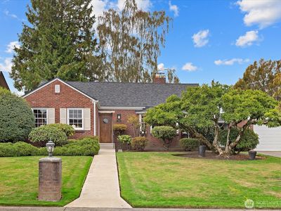 708 Hoyt Avenue