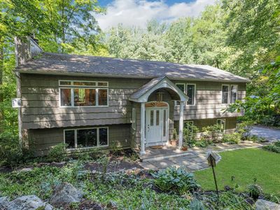 99 Lakeside Drive